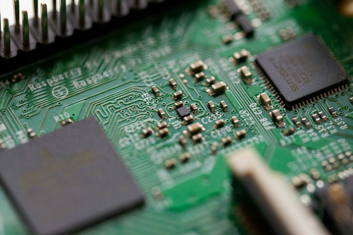 Circuit programmable à microcontrôleurs